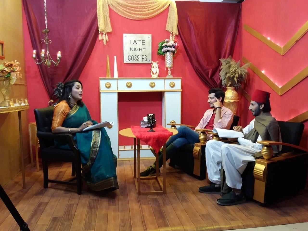 Stage set of the play Late Night Gossips